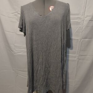 🍅 Hue Gray V-Neck Women's Top Large